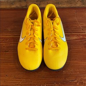 Boys soccer cleats bright yellow Y1.5